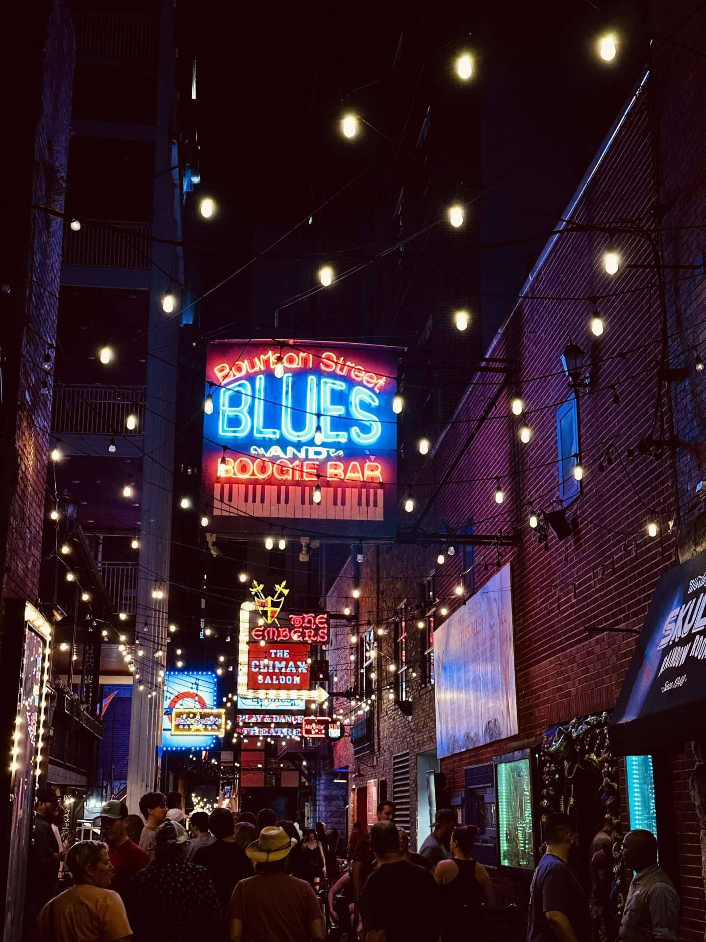 printes_alley_adventureswithcarli - Adventures with Carli painters alley nashville, TN