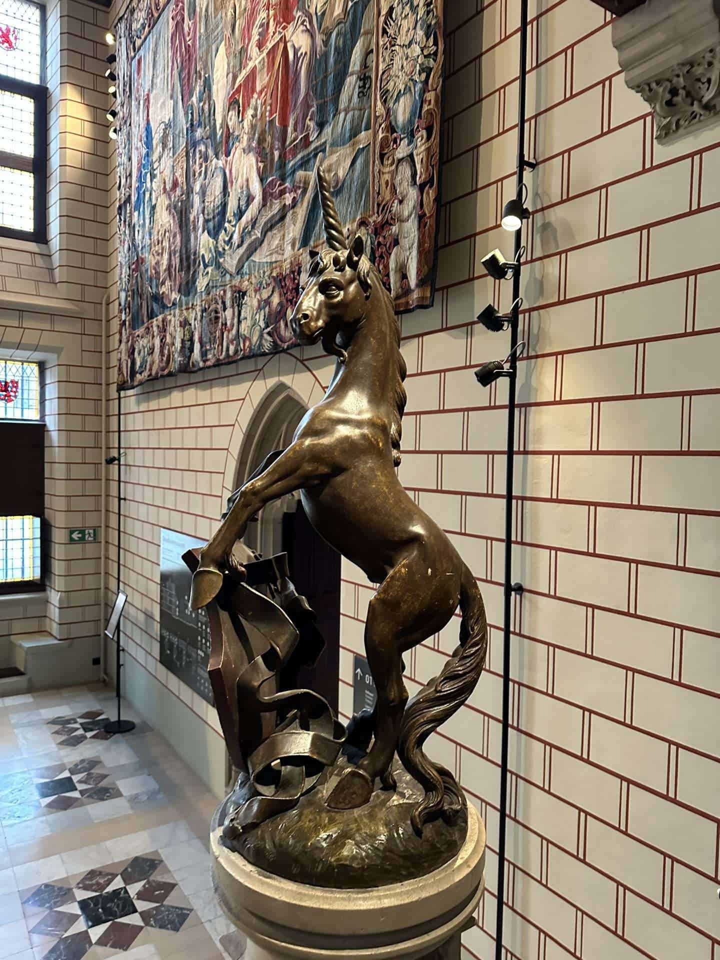 bruges Gruuthusemuseum unicorn statue