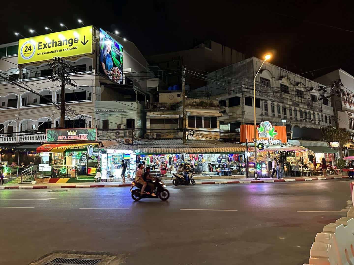 patong corner - smokey monkey