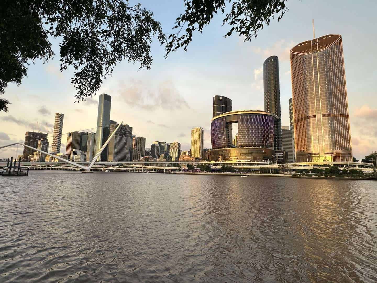 downtown sunset on Brisbane River