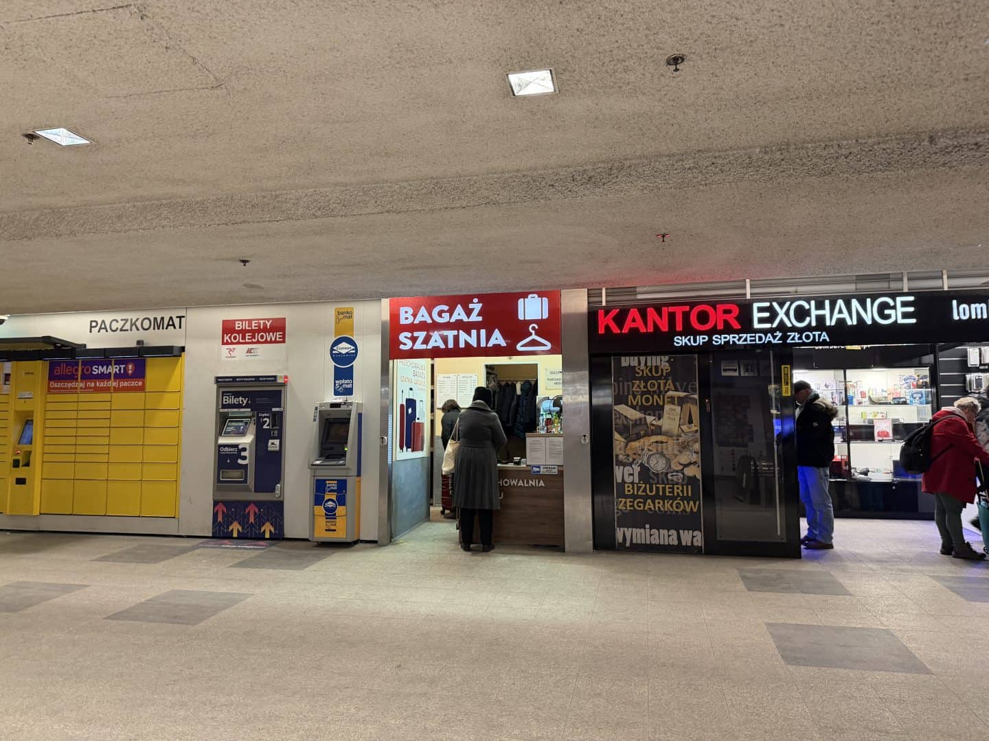 image of shops and Krakow train station luggage storage
