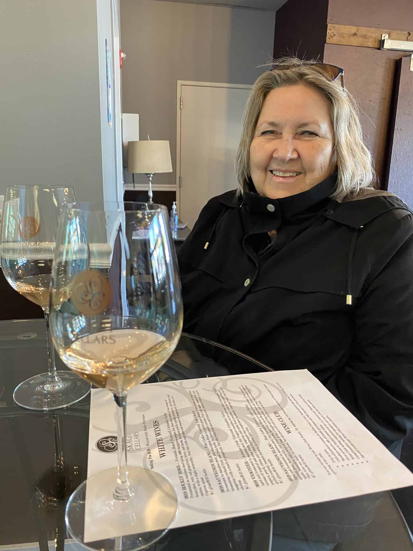 wine tasting at skagit cellars in la conner